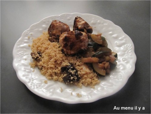 [Recette] Boulettes de poulet aux pruneaux, courgettes et semoule